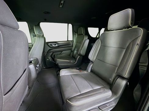 Used 2023 Chevrolet Suburban Premier image 23