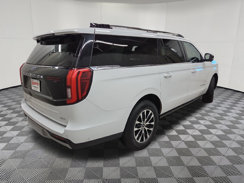 Used 2025 Ford Expedition Max Platinum AWD/4WD image 4