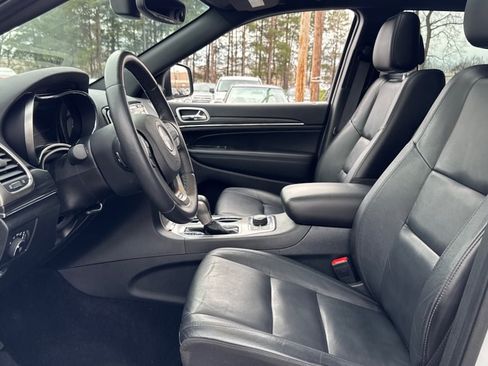 Used 2022 Jeep Grand Cherokee Limited image 9