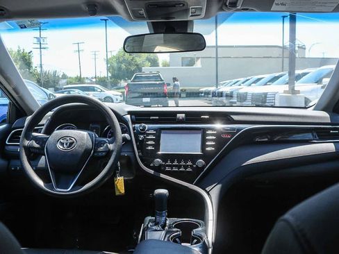 Used 2018 Toyota Camry LE FWD image 16