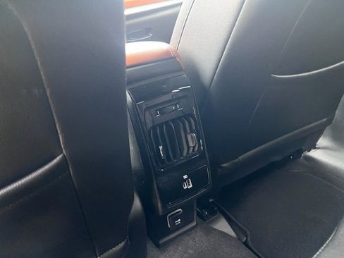 Certified 2025 Jeep Compass Limited w/ Elite Group AWD/4WD image 16