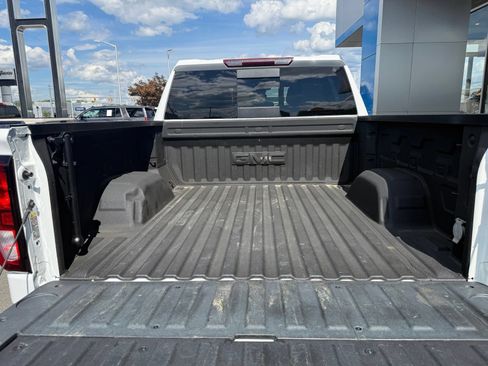 Used 2022 GMC Sierra 1500 Elevation w/ Preferred Package AWD/4WD image 14