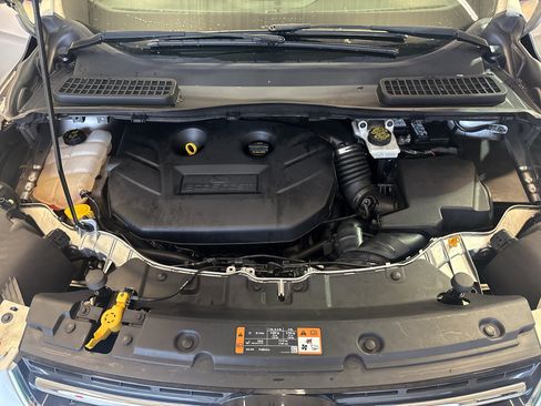 Used 2015 Ford Escape Titanium w/ Equipment Group 301A AWD/4WD image 32