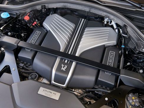 Certified 2024 Rolls-Royce Cullinan AWD/4WD image 23