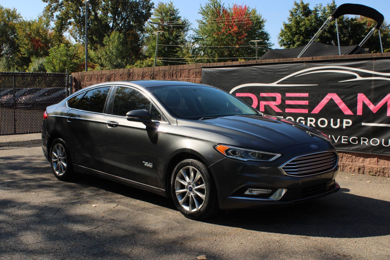 Used 2017 Ford Fusion Energi Titanium FWD image 4
