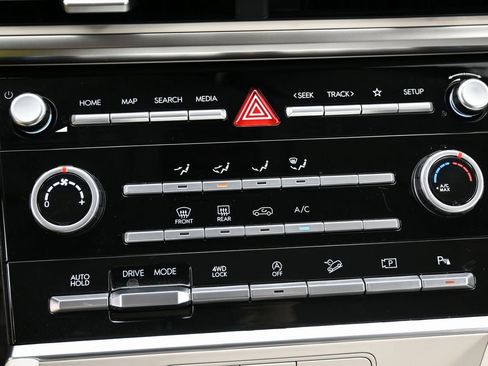 Used 2025 Hyundai Santa Fe SE AWD/4WD image 29