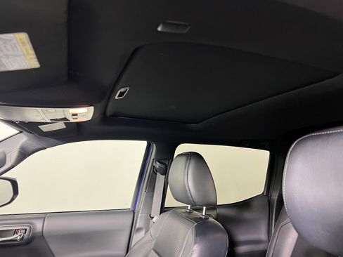 Used 2023 Toyota Tacoma TRD Sport image 21