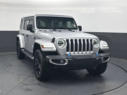 Used 2022 Jeep Wrangler Unlimited Sahara AWD/4WD image 2