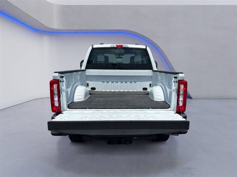 Used 2025 Ford F250 XL AWD/4WD image 10