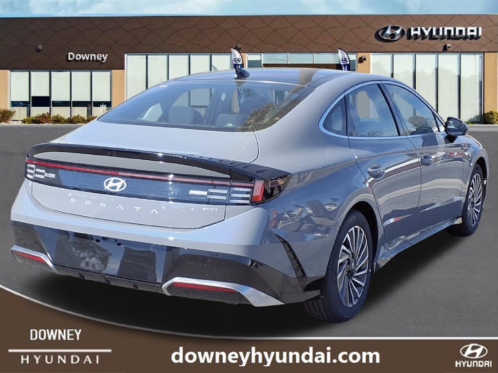 Used 2026 Hyundai Sonata SEL FWD image 4