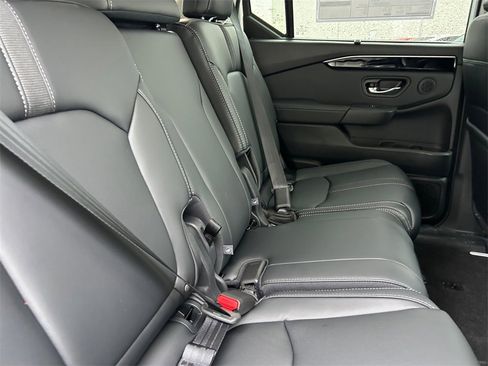 New 2025 Honda Pilot EX-L image 16