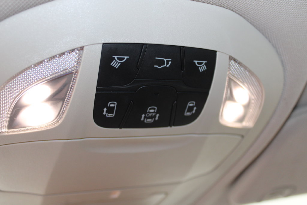 Used 2023 Chrysler Pacifica Touring-L FWD image 34