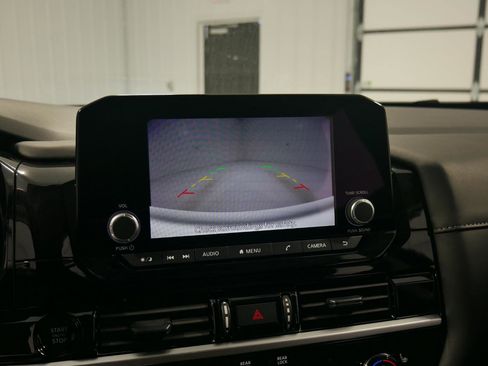 New 2025 Nissan Pathfinder SV w/ Black Appearance Package image 23