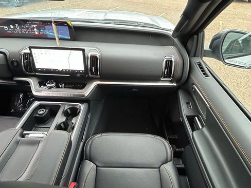 New 2026 Ford Expedition Tremor image 24