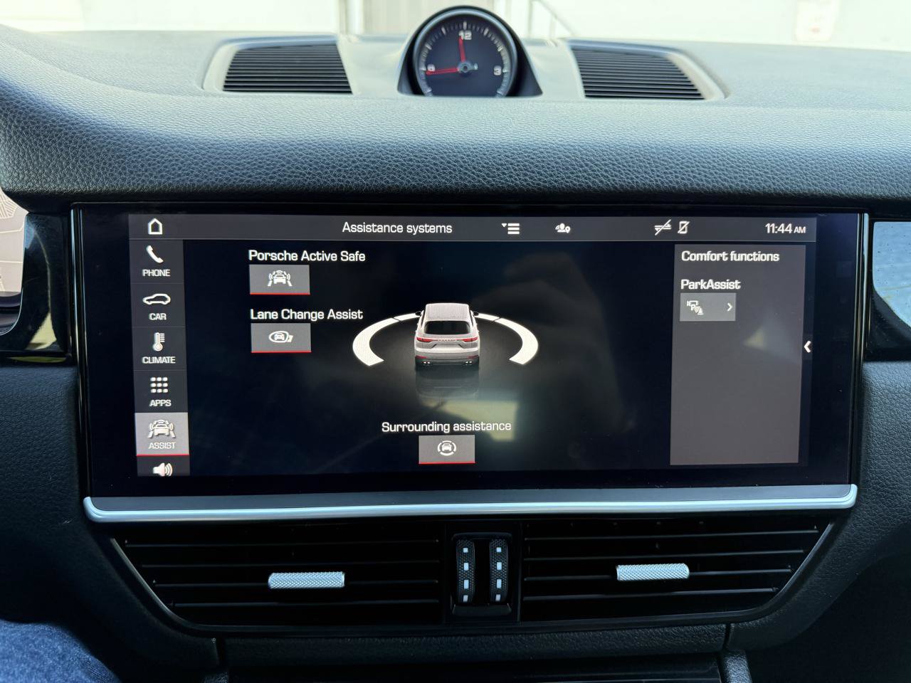Used 2020 Porsche Cayenne AWD/4WD image 17