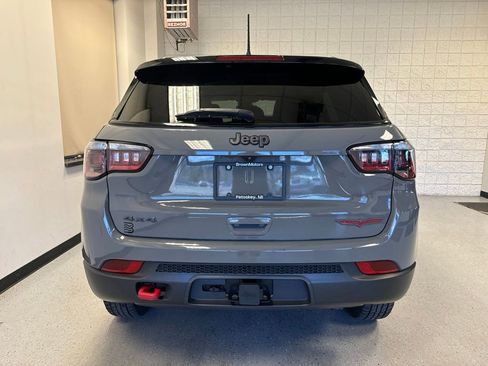 Used 2022 Jeep Compass Trailhawk w/ Trailhawk Convenience Group AWD/4WD image 21