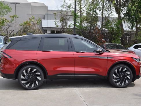 New 2026 Lincoln Nautilus Reserve w/ Jet Appearance Package AWD/4WD image 12