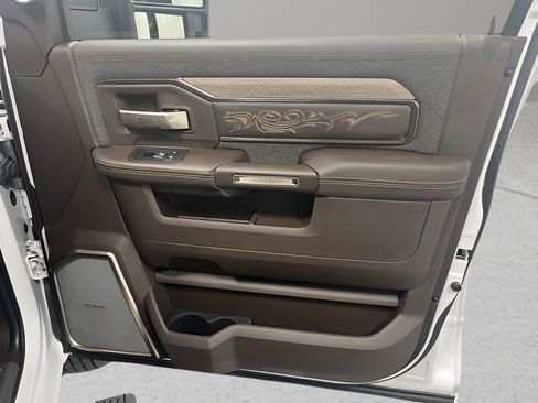 Used 2025 RAM 3500 Longhorn image 24