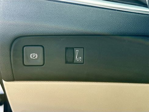 Used 2023 Buick Enclave Essence w/ Experience Buick Package image 11