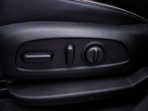 Used 2020 GMC Terrain Denali w/ Denali Premium Package image 16