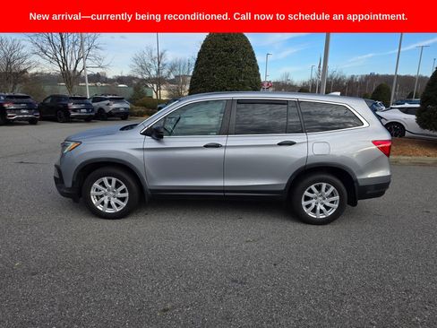Used 2019 Honda Pilot LX image 2