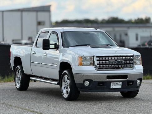 Used 2013 GMC Sierra 2500 SLE w/ HD SLE Premium Package AWD/4WD image 1