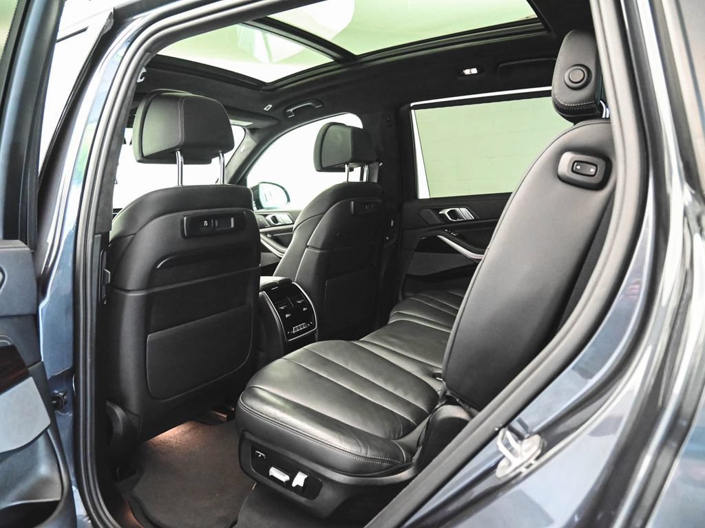 Used 2021 BMW X7 M50i w/ Cold Weather Package AWD/4WD image 22