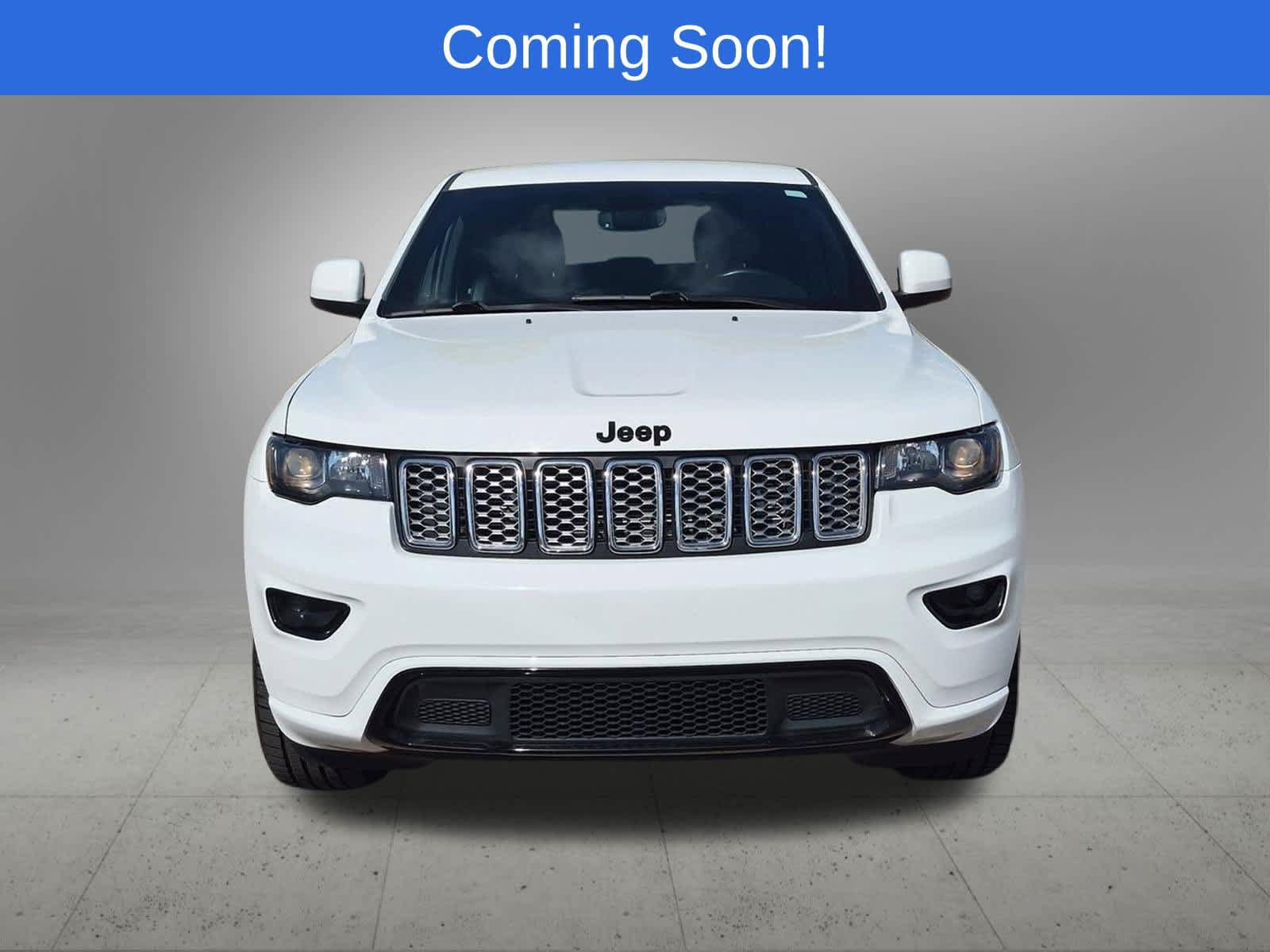 Used 2018 Jeep Grand Cherokee Altitude AWD/4WD image 9