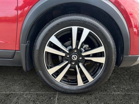 Used 2019 Nissan Kicks SR w/ SR Premium Package FWD image 10