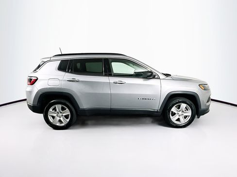 Used 2022 Jeep Compass Latitude AWD/4WD image 10