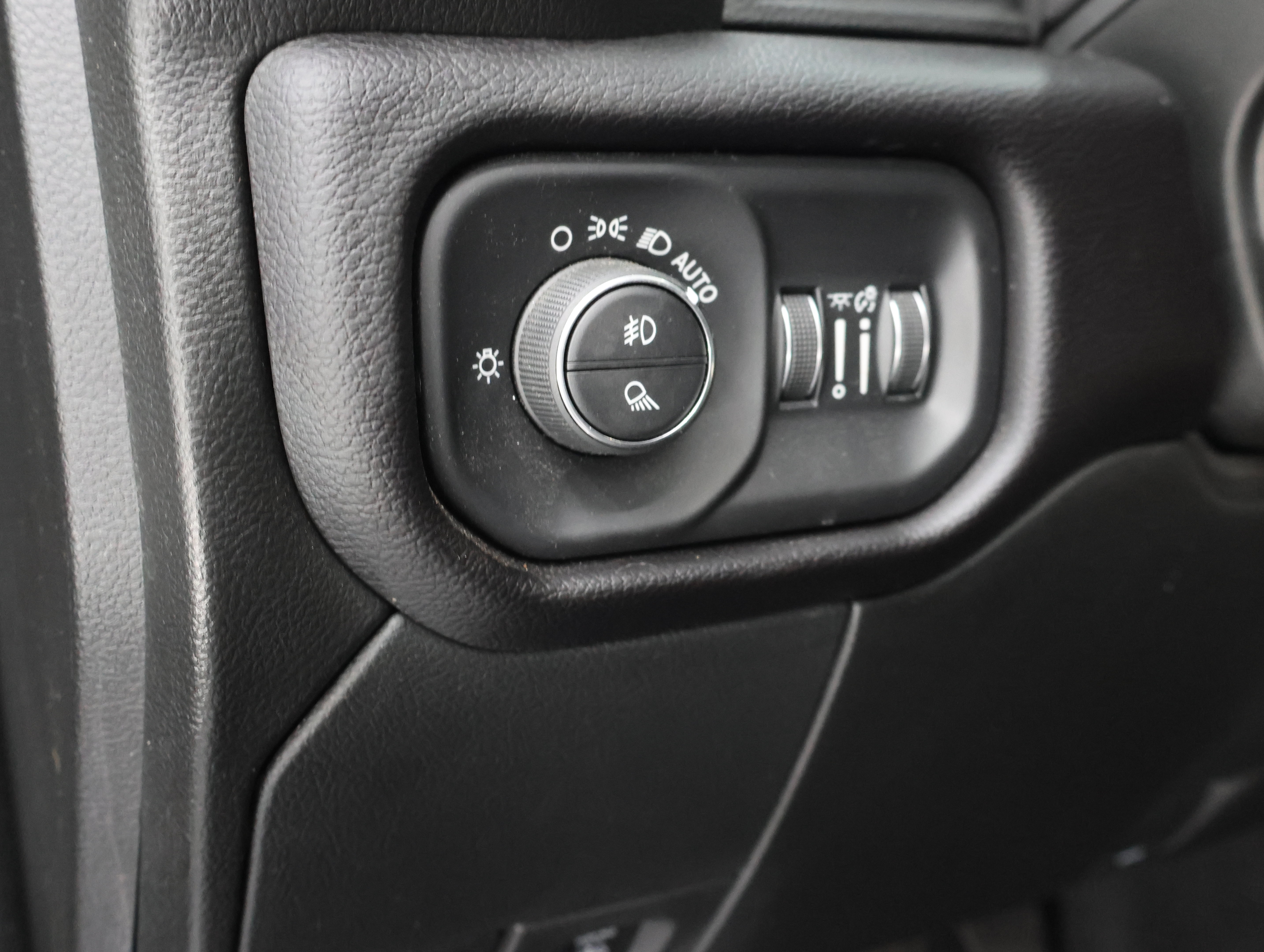 Used 2023 RAM 2500 Laramie AWD/4WD image 42