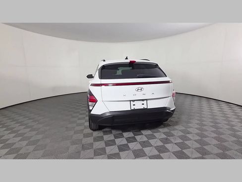 Used 2024 Hyundai Kona SEL FWD image 41