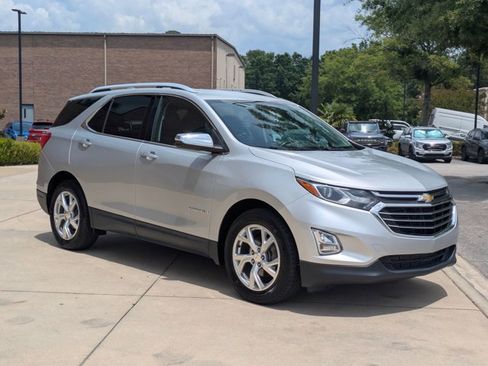 Used 2019 Chevrolet Equinox Premier FWD image 3