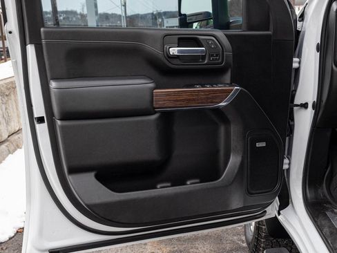 Used 2023 Chevrolet Silverado 2500 High Country image 11