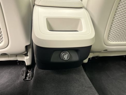 Used 2019 Volvo S60 T6 Momentum w/ Premium Package image 12