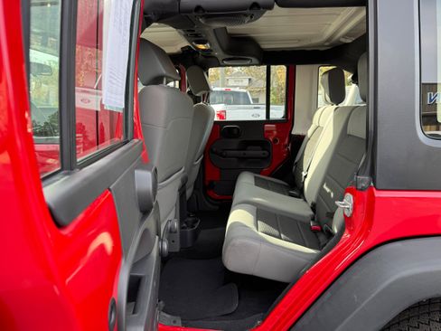 Used 2010 Jeep Wrangler Unlimited Sport w/ Trailer Tow Group image 12