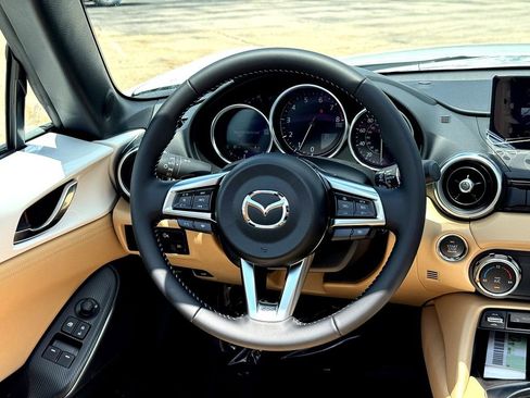 New 2026 MAZDA MX-5 Miata RF Grand Touring RWD image 21
