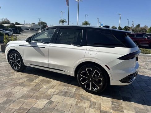 New 2026 Lincoln Nautilus Reserve image 4