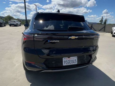 Used 2025 Chevrolet Equinox EV LT w/ Convenience Package image 7