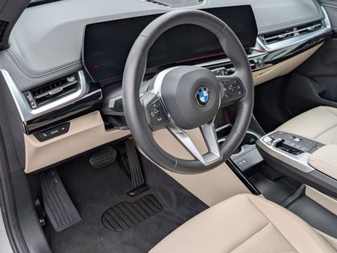 Used 2025 BMW X1 xDrive28i w/ Convenience Package image 4