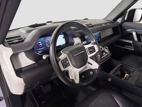 Certified 2022 Land Rover Defender 90 X-Dynamic S image 10