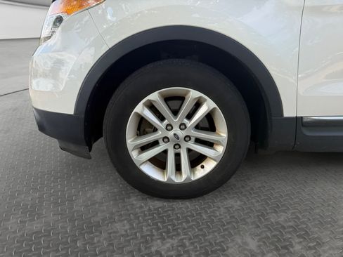 Used 2013 Ford Explorer XLT FWD image 9