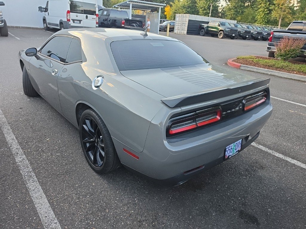 Used 2017 Dodge Challenger R/T w/ Driver Convenience Group RWD image 4