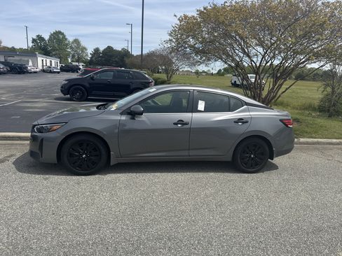 Used 2024 Nissan Sentra S image 7