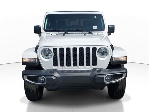 Used 2023 Jeep Gladiator Sport AWD/4WD image 3