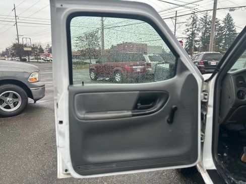 Used 2010 Ford Ranger XLT image 11