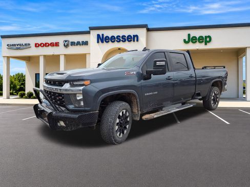 Used 2020 Chevrolet Silverado 3500 LT w/ Convenience Package AWD/4WD image 3