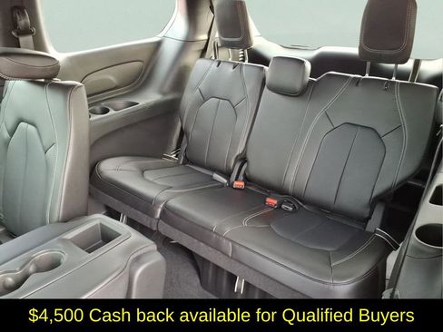 New 2026 Chrysler Pacifica Select image 12