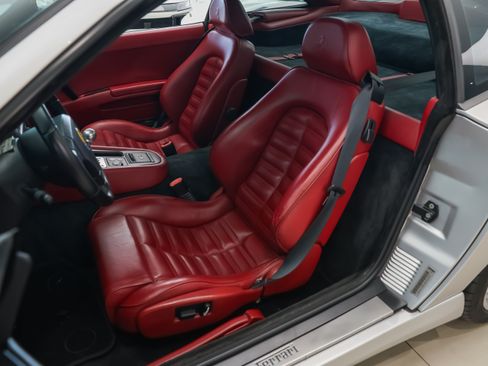 Used 1998 Ferrari 550 Maranello Coupe RWD image 10