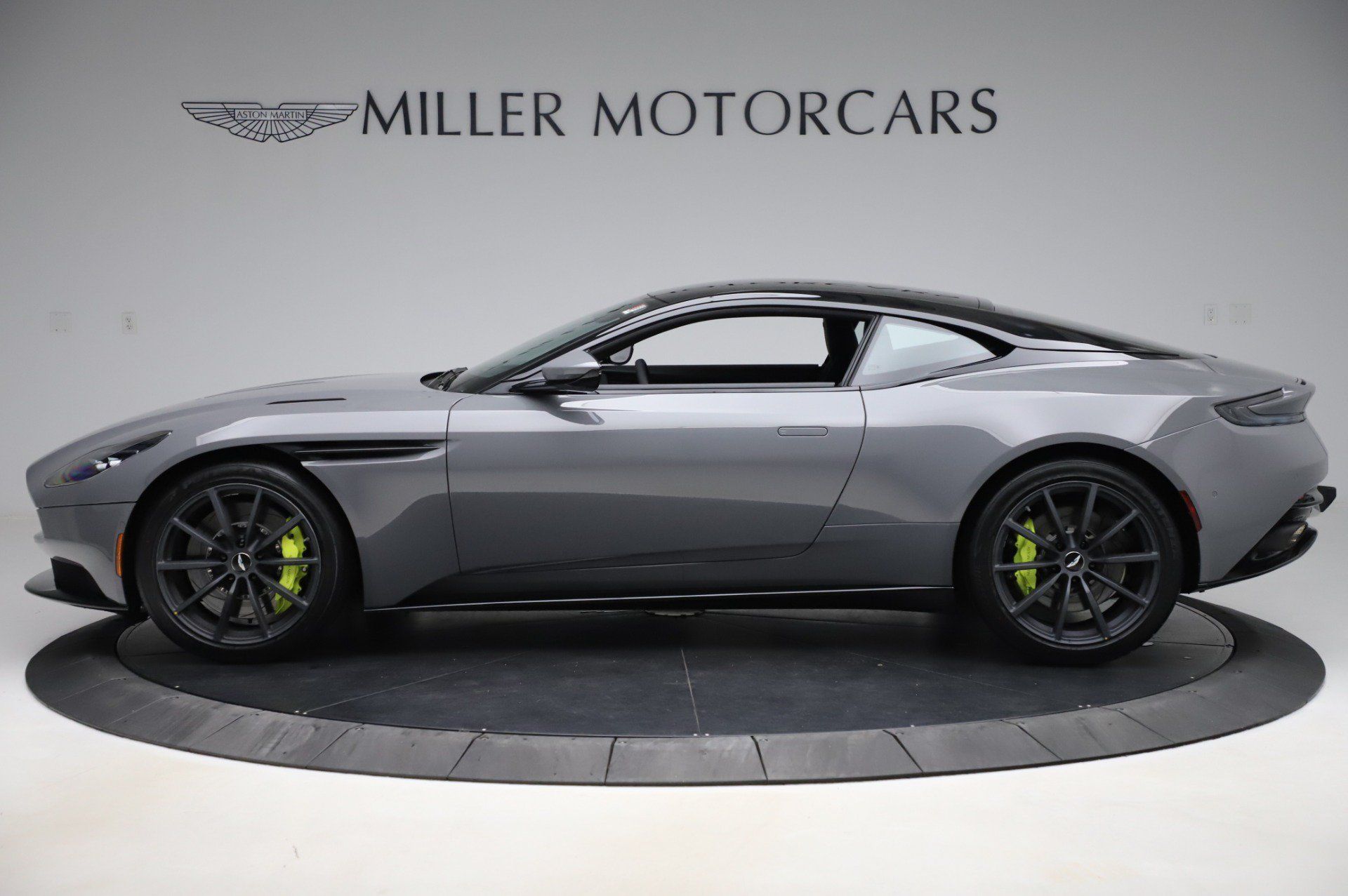 Used 2020 Aston Martin DB11 AMR RWD image 3
